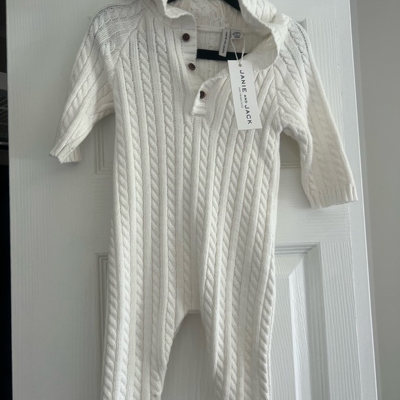 Janie and Jack Other - Janie and Jack White Cable Knit Footies